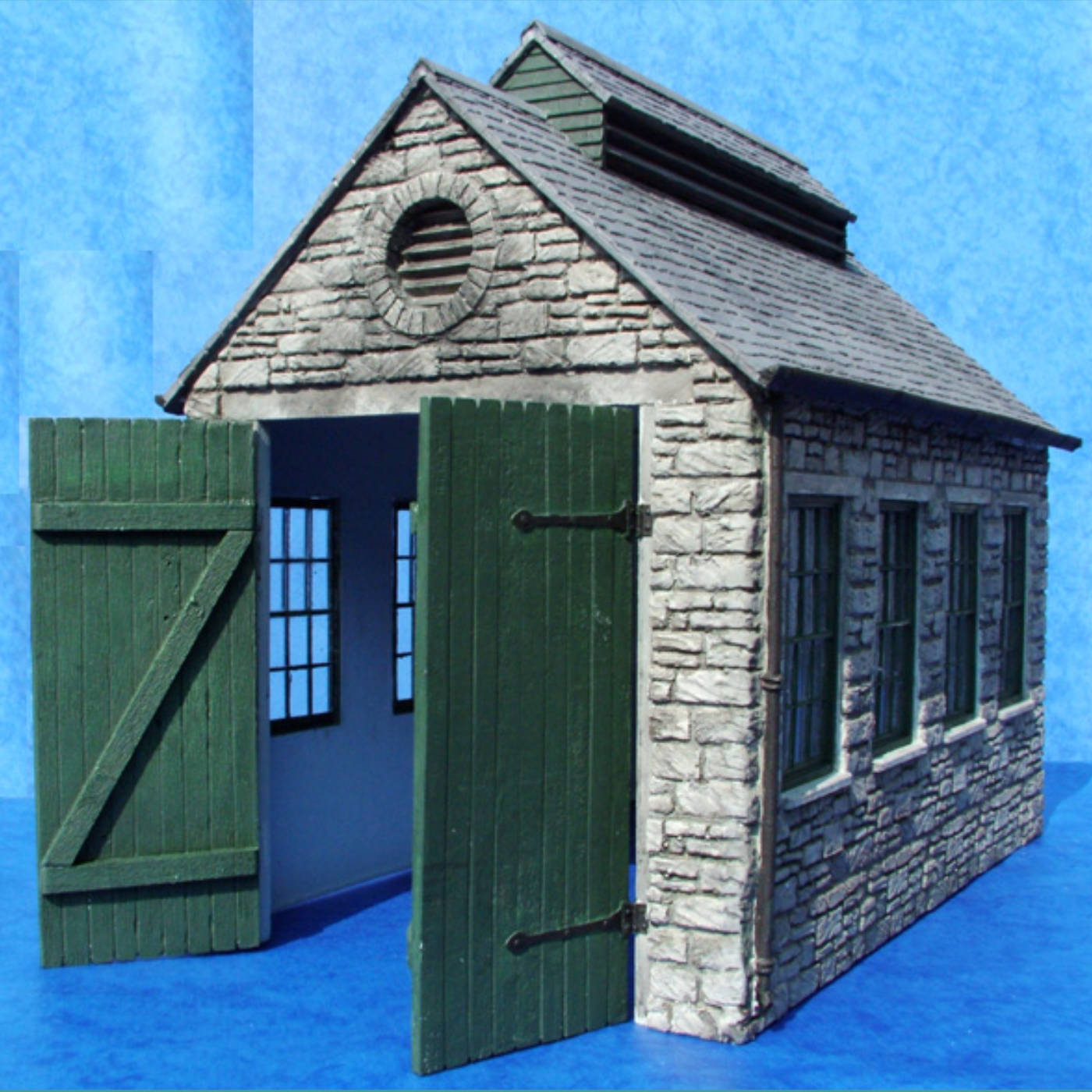 LCUT Creative O Gauge Engine Shed Kit – North Light Style, Unassembled Woodfibre Board, 7mm Scale