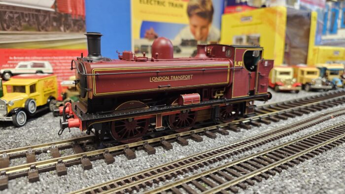 Dapol 7S-007-006 Class 57xx 0-6-0PT pannier L92 in London Transport maroon (Pre-owned)