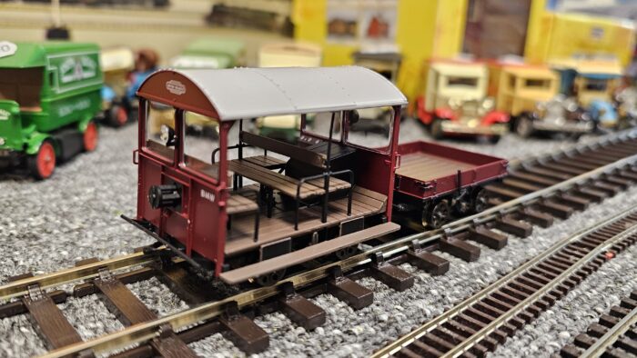 Ellis Clark Trains E1016 Wickham Trolley & Trailer B14W in BR maroon (Pre-owned)