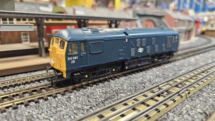 Bachmann 32-425 Class 24 24081 in BR Blue