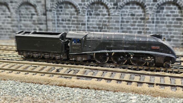 Farish 1865 A4 60025 'Falcon' (weathered)