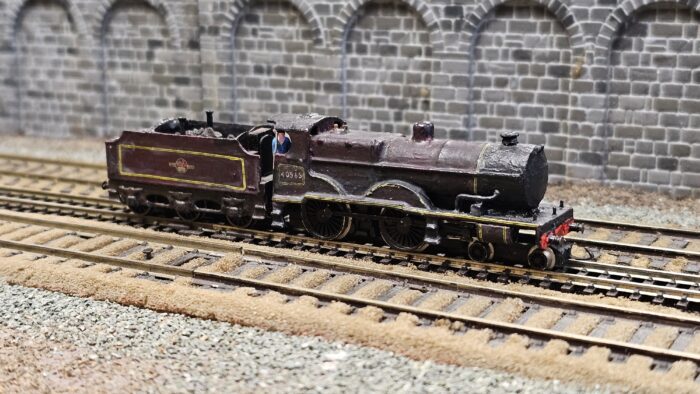 Farish Class 4P 4-4-0 40565 in BR Black (Renumbered / Weathered)