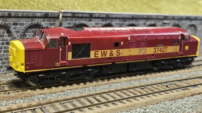 ViTrains V2019 Class 37/4 37427 "Bont Y Bermo" in EWS livery (DCC Fitted)