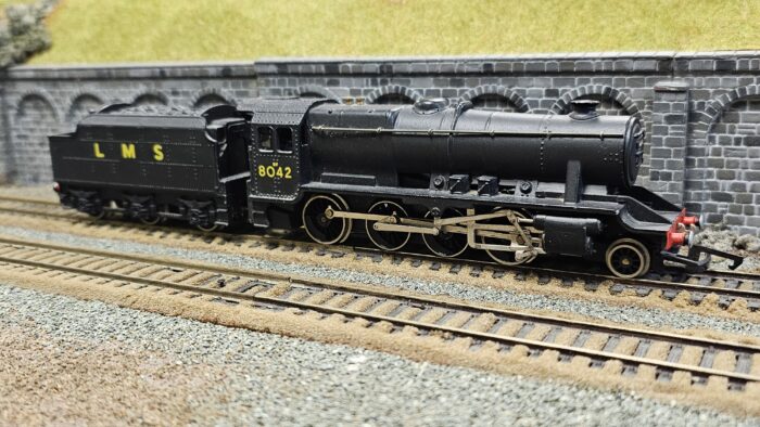 Wrenn W2225 Class 8F 2-8-0 8042 in LMS Black