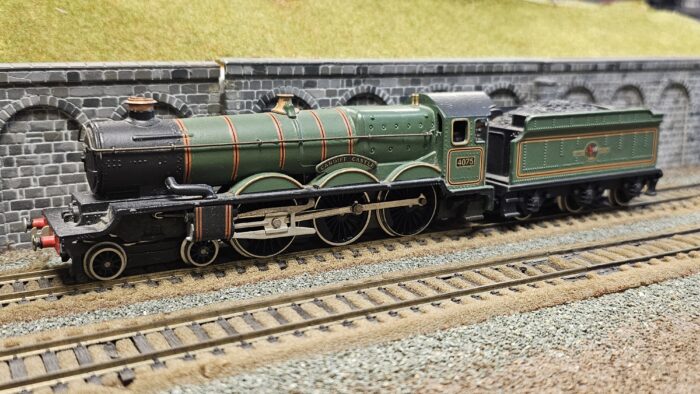 Wrenn W2221 BR GREEN 4-6-0 CASTLE CLASS 4075 'Cardiff Castle'