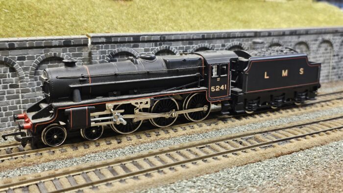 Hornby R858 Class 5 4-6-0 5241 in LMS Black