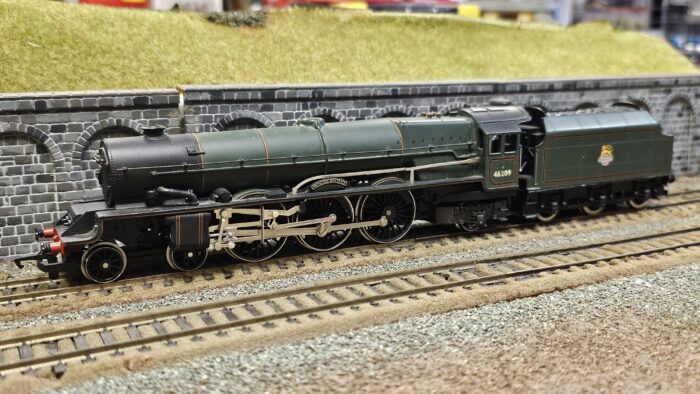 Hornby R196 Loco Class 8P 4-6-2 46209 'Princess Beatrice' in BR Green