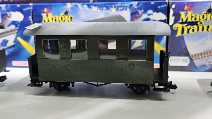 Fleischmann 0-16.5 magic train coach (Pre-owned)