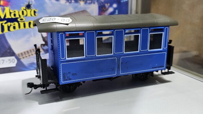 Fleischmann 0-16.5 magic train coach (Pre-owned)