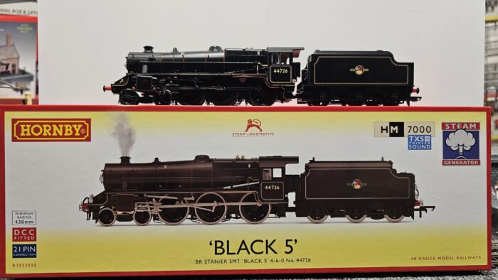 R30225SS BR, Stanier 5MT 'Black 5', 4-6-0, 44726 With Steam Generator