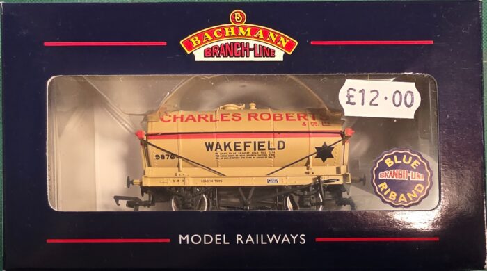 Bachmann 37-650K 14t tank wagon Charles Roberts - Exclusive Model 2005/6