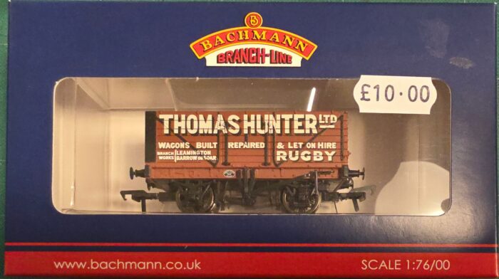 Bachmann 37-2009K 7 plank fixed end wagon in 'Thomas Hunter Ltd' promotional bauxite livery - Collectors Club Model 2009