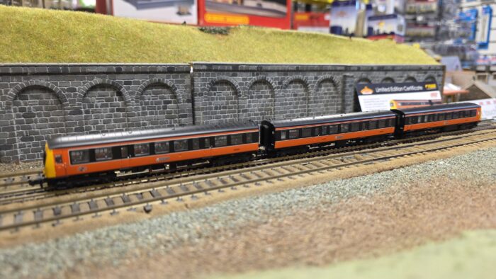 Farish 371-513KSF Class 101 3-Car DMU BR Strathclyde PTE - Sound Fitted - Image 3