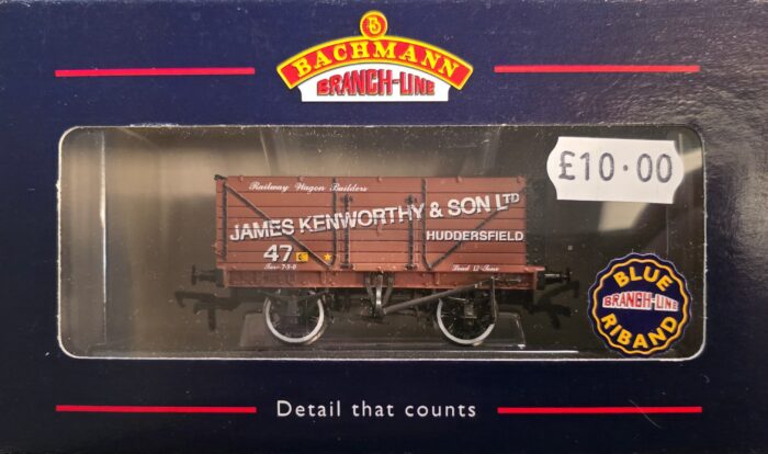 Bachmann 37-2003 7 Plank Fixed End Wagon 47 in 'James Kenworthy & Son Ltd, Huddersfiled' Bauxite Livery - Collectors Club Limited Edition Model