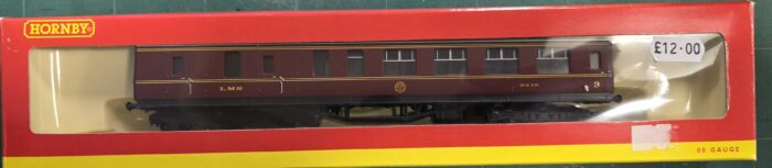 Hornby R4060A L.M.S. Brake 3rd Coach 5215