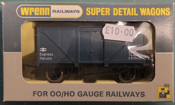 Wrenn W5012 BR Blue Spot Fish Van E87003 in Express Parcels Blue