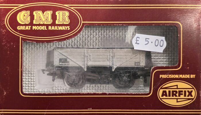 Airfix GMR (Great Model Railways) 54364-8 5 plank open wagon M407562 in BR Grey