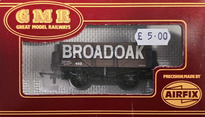 Airfix GMR (Great Model Railways) 54381 7 Plank Open Wagon - Broadoak 460 in brown