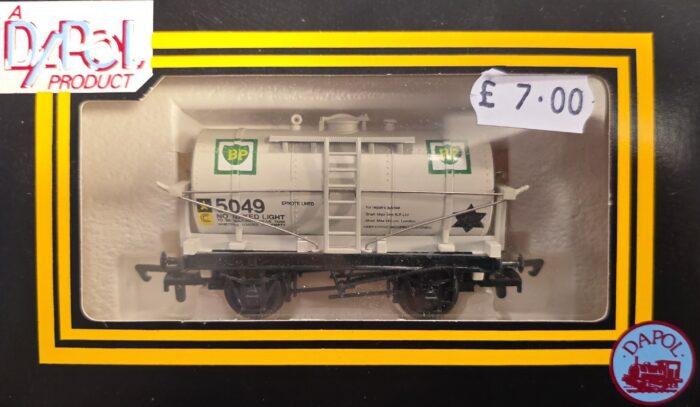 Dapol B131 14T Tank Wagon BP Grey - 5049