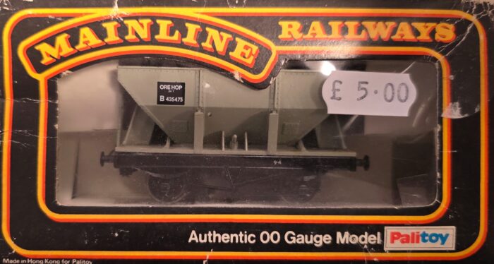Mainline 37159 Ore Hopper Wagon in BR Grey Livery B435475