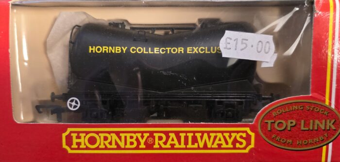 Hornby R6090 VEE Tank Wagon: Hornby Collector Exclusive