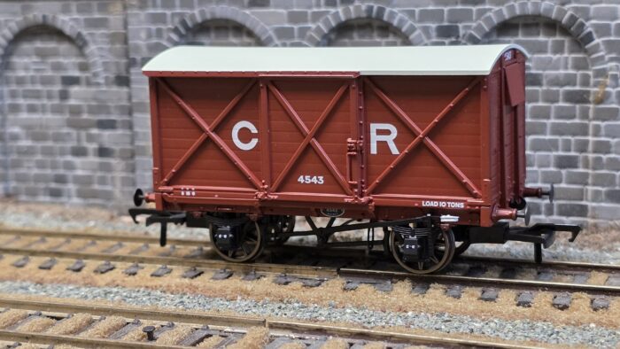Rapido 976004 CR Dia.67 10t Van – CR No.4543 Caledonian Railway