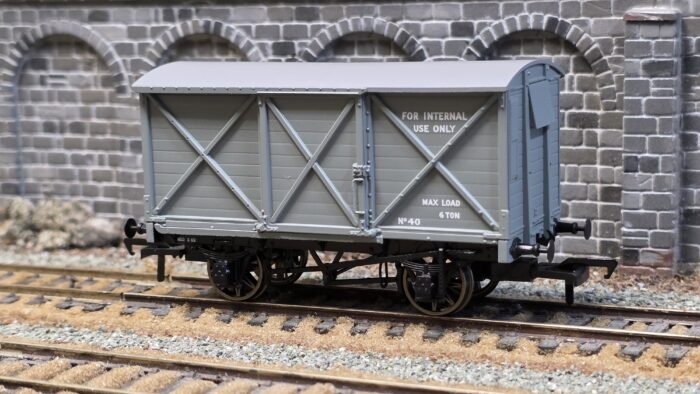 Rapido 976019 CR Dia.67 10t Van – RNAD No.40
