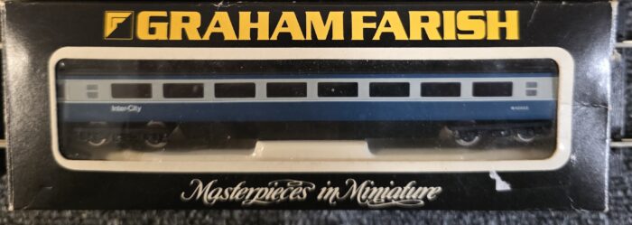 Farish 0705 Mk3 TSO trailer standard open in BR blue & grey - W42023