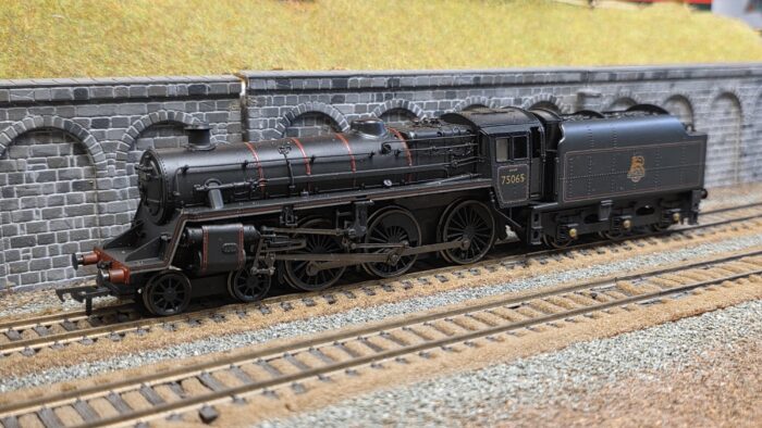 Bachmann 31-108 Standard Class 4MT 4-6-0 75065 with BR1B tender in BR lined black