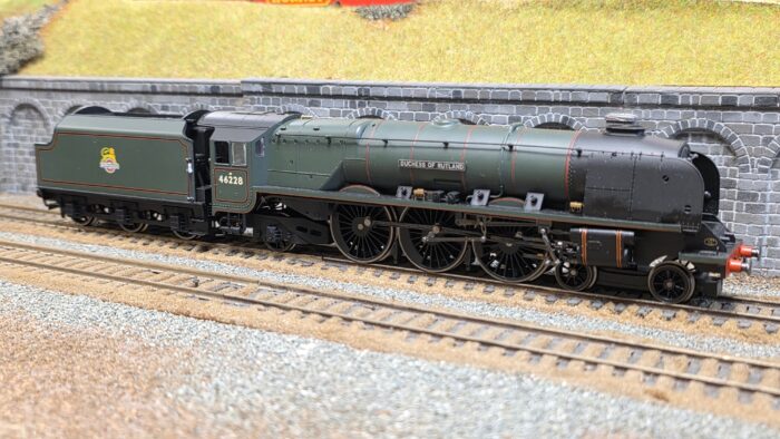 Hornby R2231 Princess Coronation Class 4-6-2 46228 "Duchess Of Rutland" in BR Green