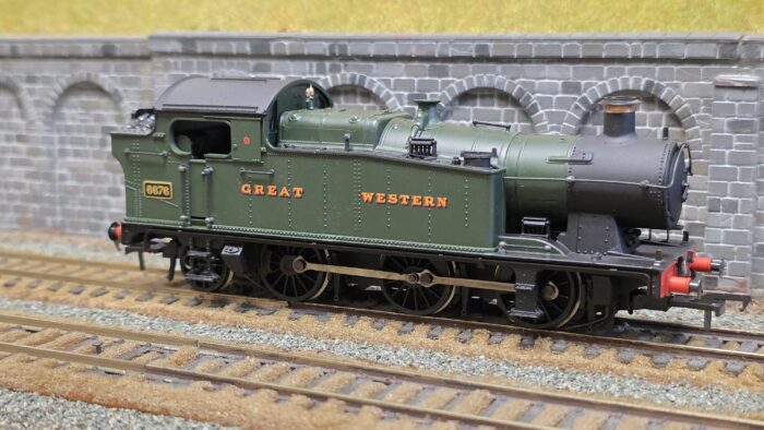 Bachmann 32-077 Class 56xx 0-6-2 tank loco 5658 in BR lined green