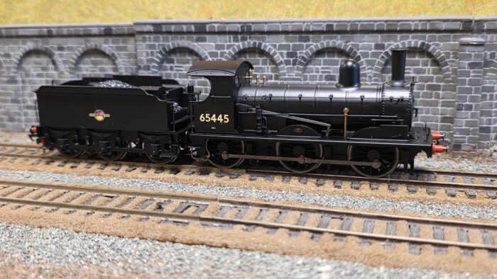 Hornby R3232 Class J15 0-6-0 65445 in BR Black with late crest