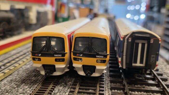 Bachmann 31-025 Class 166 Networker 3 car DMU 166202 in Network SouthEast (DCC Fitted)