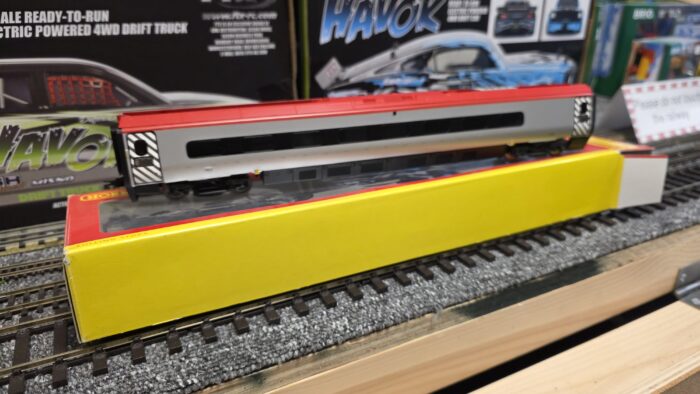 Hornby R4274C Pendolino Virgin Standard Open Coach (MSO)
