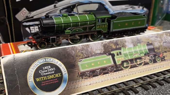 Hornby R378-D49 Class D49/1 4-4-0 'Cheshire' 2753 in LNER Green