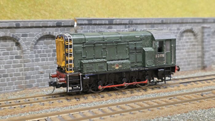Hornby R2438 Class 08 Shunter D3986 in BR green livery - DCC Fitted (Weathered)