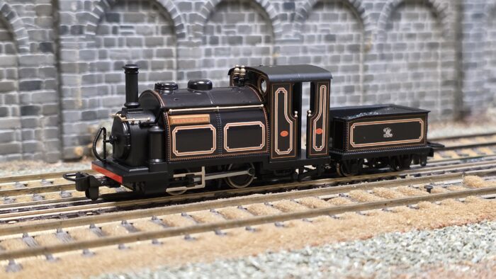 Peco 51-251D Ffestiniog 'Large England' 0-4-0TT 'Welsh Pony' in Ffestiniog Railway purple brown (pre-owned)
