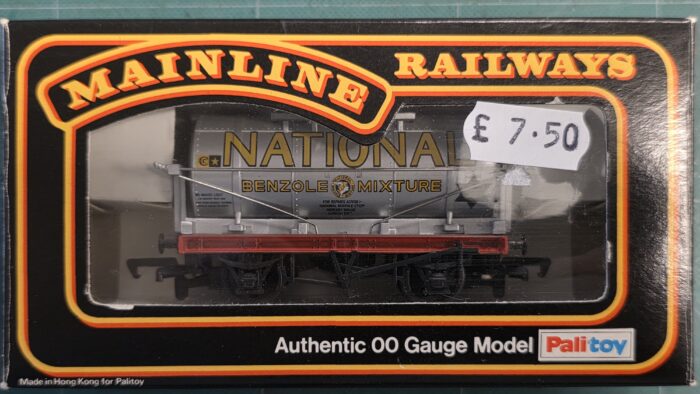 Mainline 37411 12-ton tank wagon in "National Benzole"
