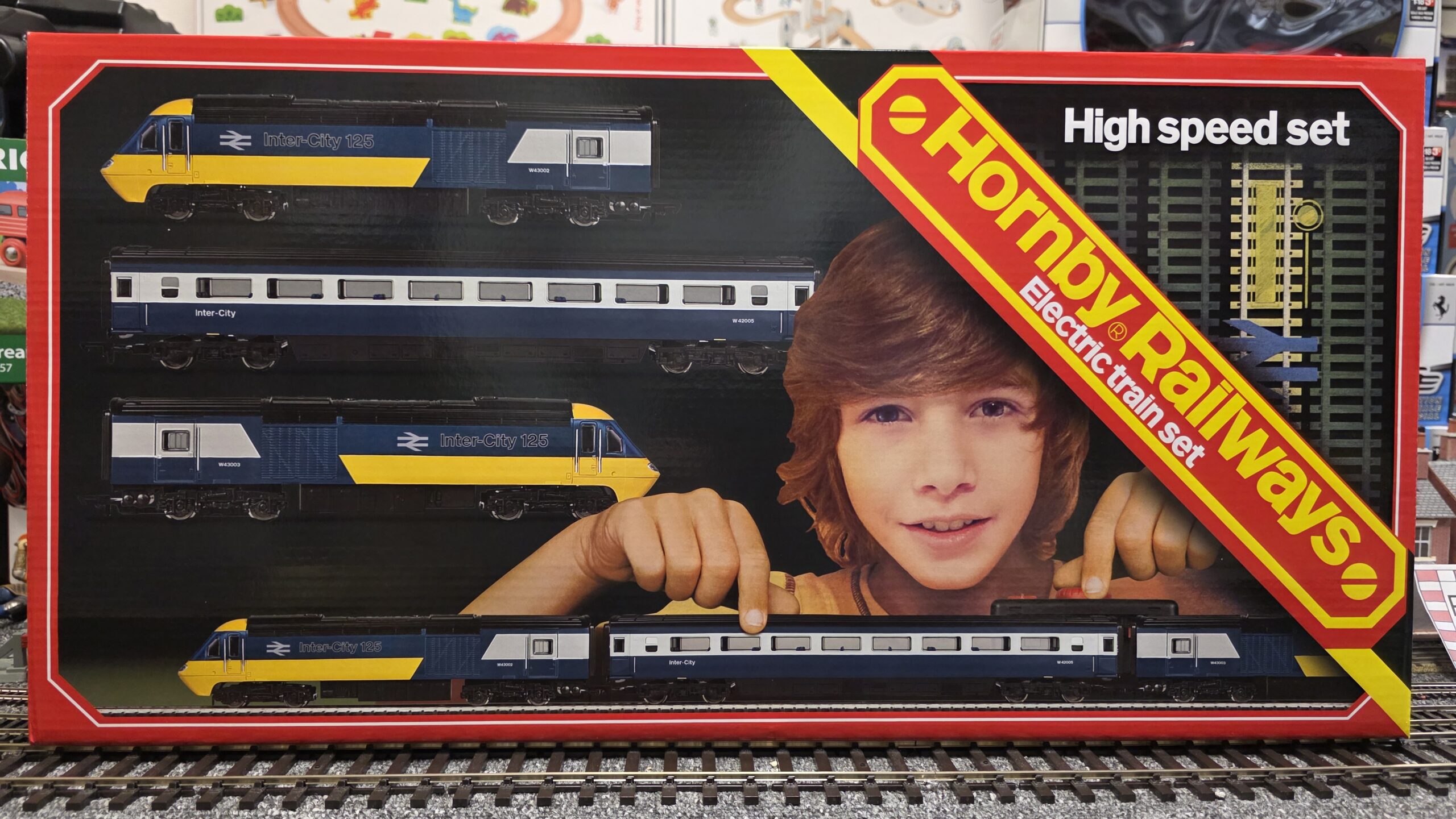 R1289M Hornby Railways B.R. High Speed Retro Train Set