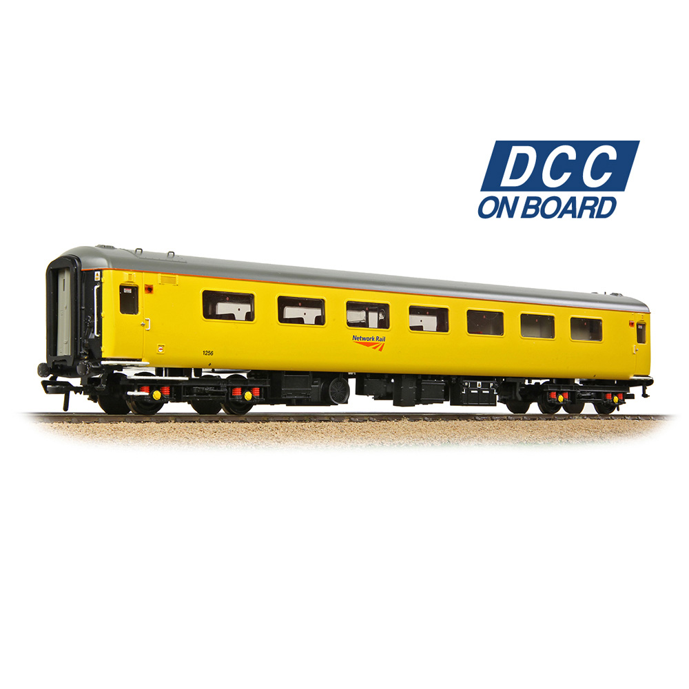 39-689DC BR Mk2F ex-RFB Staff Coach Network Rail Yellow - DCC Fitted