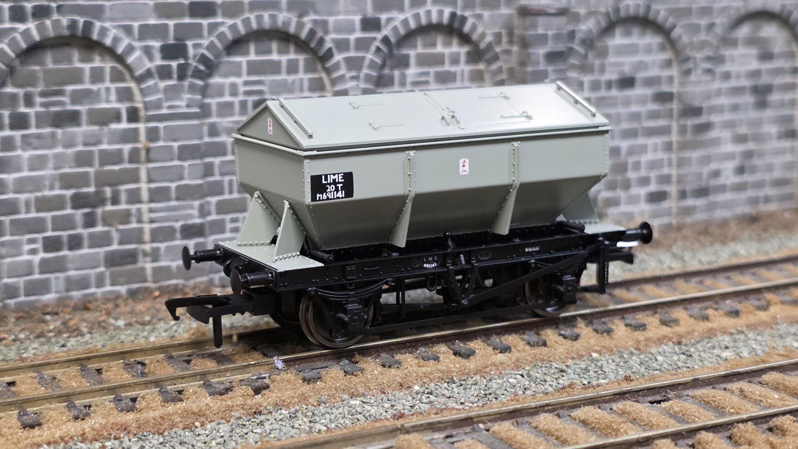 Rapido 963013 LMS Iron Ore Hopper - BR (Lime) No.M691141
