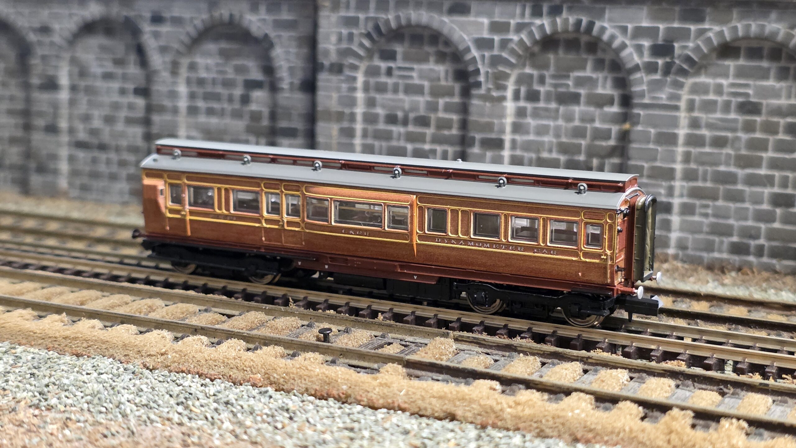 Rapido 955001 LNER Dynamometer car in LNER lined teak (1928 to 1938 condition) - 23591